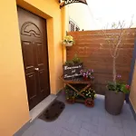 ベッド・アンド・ブレックファスト Sunset House 4*