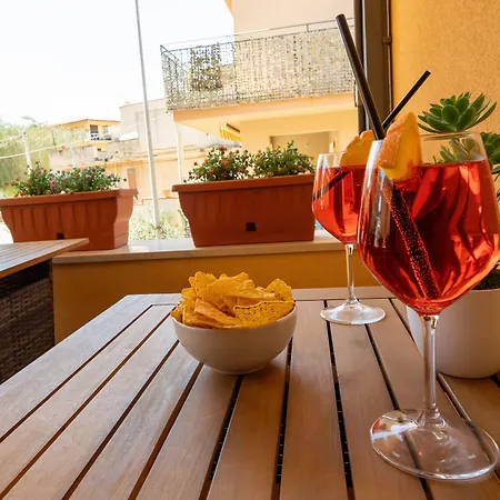 Sunset House 住宿加早餐酒店 巴莱斯特拉泰