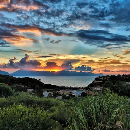Sunset House 4*